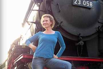 Doris Kron auf der Krupp Dampflok