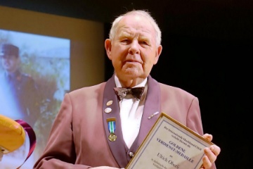 OBUSI, Oberli Ulrich Sissach, wird fr 60 Jahre aktive Musik mit der CISM Medaille geehrt. Er ist nach Max Horand (2010) der zweite CISM Veteran im MV Sissach.