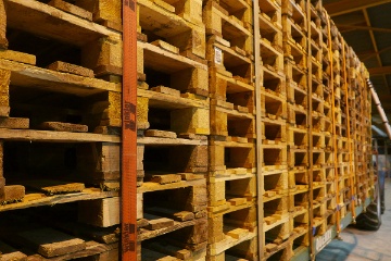 Vollgepakt mit 250 Paletten