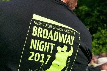 Werbung f�r die Broadway Night 2017 machte nur Andrin, daf�r aber als Dirigent sehr prominent.