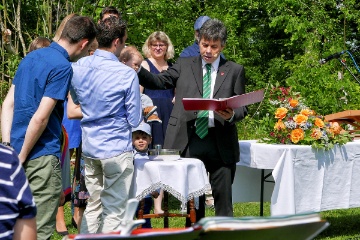 Andreas W�thrich und Martin Tanner durften vier Kinder taufen und hielten einen sehr volksnahen Gottesdienst.