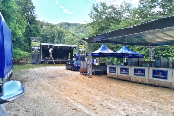 Die Festivalb�hne und Bar