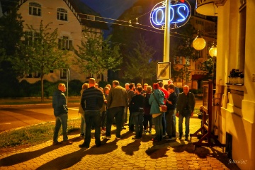 Nach Zimmerbezug, Ap�ro und Nachtessen starten wir in den Ausgang...