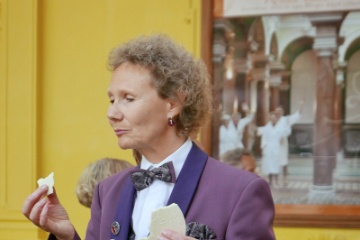 Doris: Waffeln an einer Marienbader Oblade, eine Marien- und Karlsbader Spezialit�t.