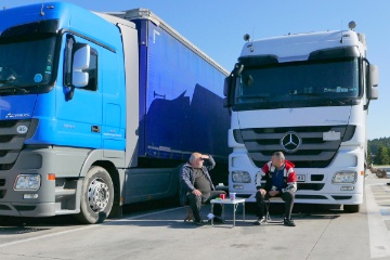 Idyllisches Zm�rgele unter Truckern