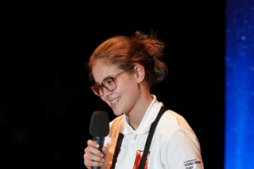 Alexa Elia machte die Ansage bei der Jugendmusik Regio Sissach