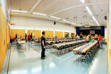 Die Halle ist beinahe fertig eingerichtet