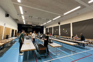 Hallenr�ckbau. Nach dem Konzert ist vor dem Konzert :-)