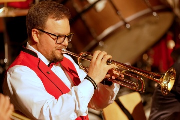Ein paar T�ne zum aufw�rmen mit Claudio Wilda...