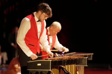 Zirkus Renz mit Florian Spiess und Urs Oberli in voller Fahrt - w�rtlich!