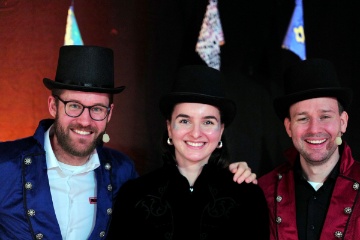 Das Conferance-Trio: Silvan Horand, Gioia Hodel und David F�rer (v.l.)