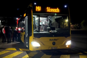 chauffierte und sicher im "Linienbus" nach Sissach