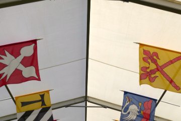 Beflagt mit den 43 Gemeinde-Fahnen der 43 Teilnehmervereine - [Bild zVg]