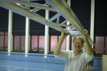 Hans Jenzer als "Beleuchtungsmast"