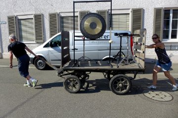 ... und immer wieder Schlagwerktransporte ...