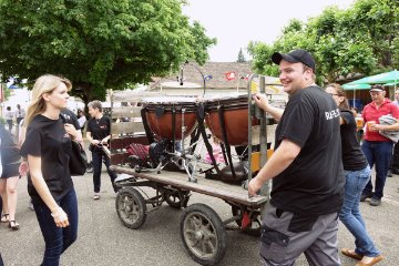 Immer wieder Schlagwerktransporte, eine Art Musiktag-Perpetuum-Mobile