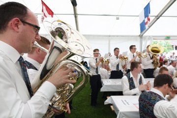 Wie immer werden die Veteranen mit einem kurzen Stndeli bespielt (Brass Band Frenkendorf)