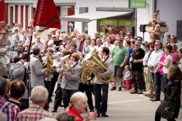 Die Brass Band Konkordia Zwingen holte sich Platz 1, hier u.a. mit einer Showeinlage.