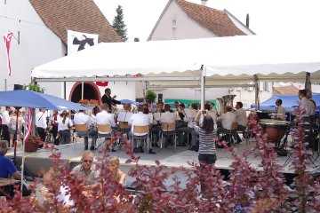Der MV BB Liesberg auf der Aussenbhne