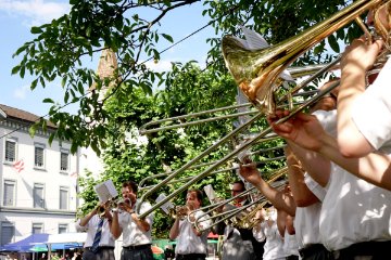 Die BBKZ (Brass Band Konkordia Zwingen) und Brassband Liesberg sorgte nach der Rangverkndigung der Parademusik fr adhock Power-Sound