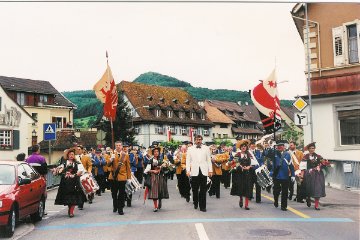 1994: Musikfest Sissach. Am 4. Juni fand die Uniformen- und Fahnenweihe statt. Am 5. Juni das Jugendmusikfest