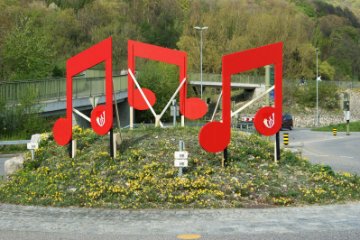Der "Gelterkinder" Kreisel ist fertig gebaut - [Bild zVg]